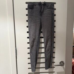 Everlane High-Rise Skinny Jeans in Dark Grey Denim